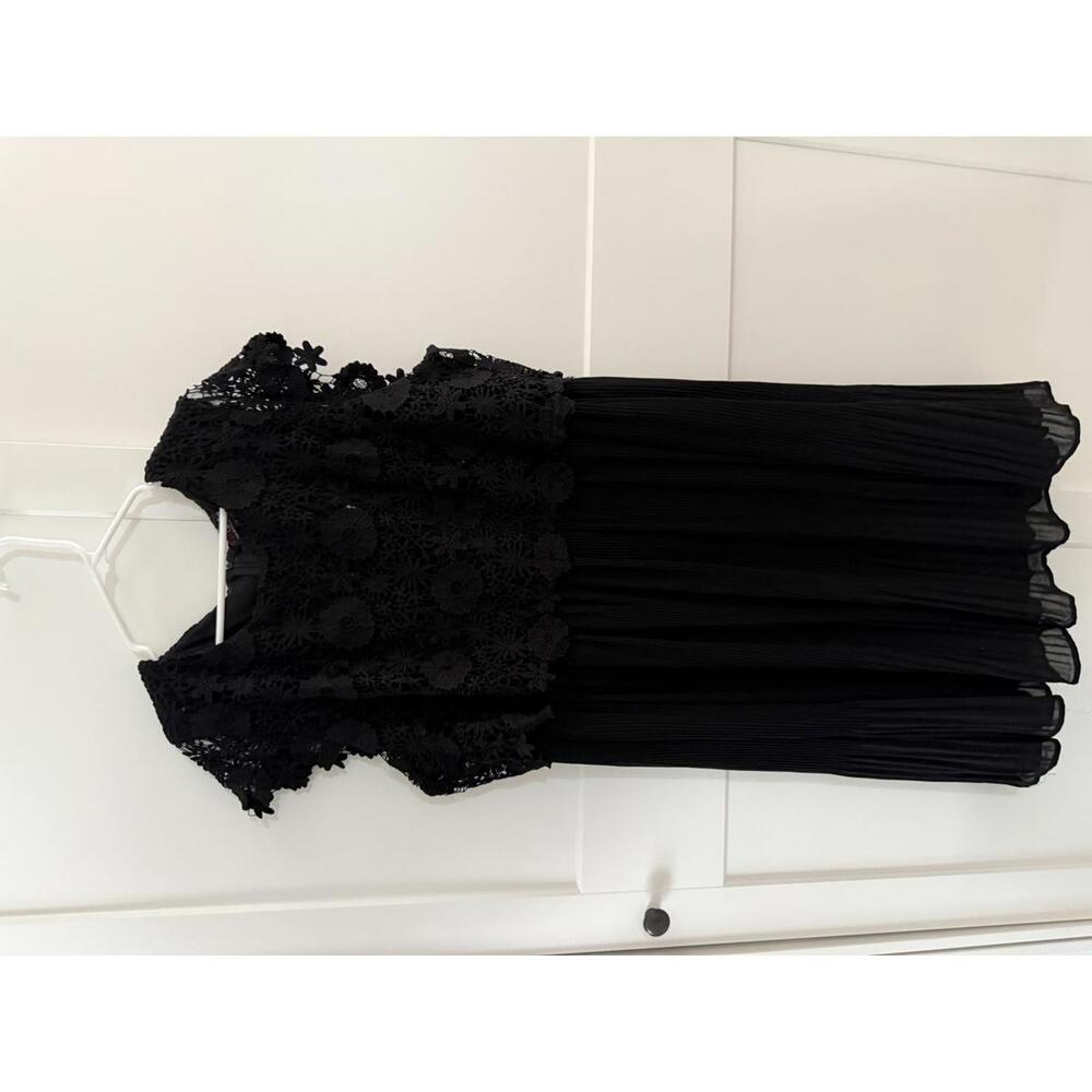 Elegant Black Floral Lace Dress by LoveDrobe